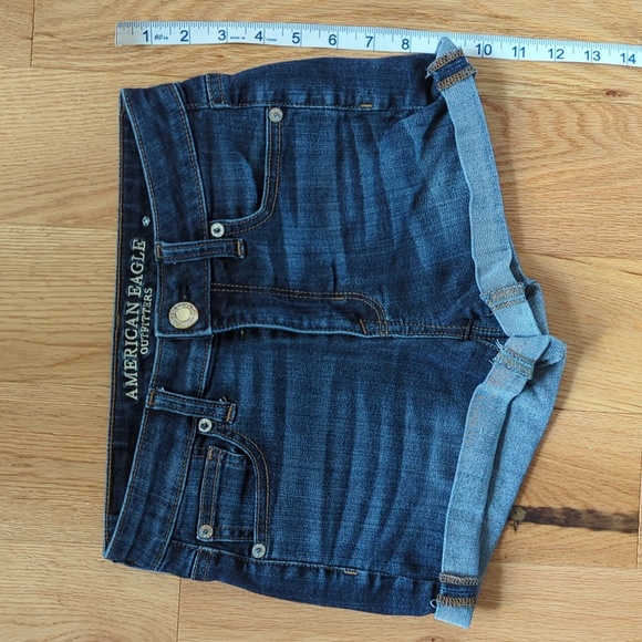 American Eagle. Super-Stretch Denim Shorts. Size 0. - Picture 8 of 9